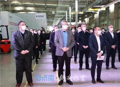 凱傲中國叉車一期項(xiàng)目投產(chǎn)暨美國德馬泰克項(xiàng)目開工活動(dòng)在萊蕪區(qū)舉行